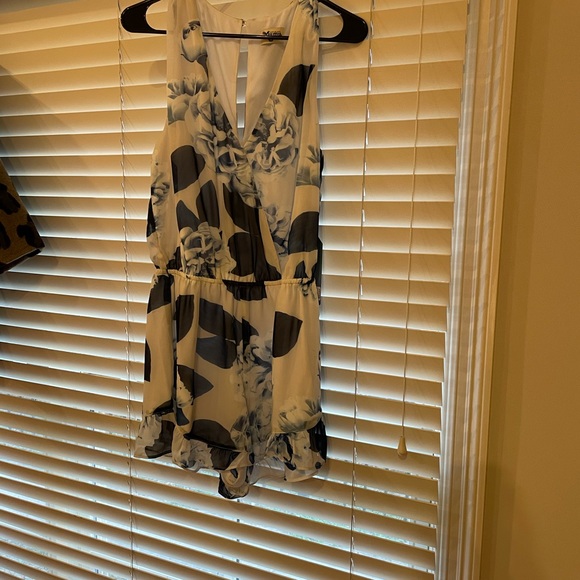 Show Me Your MuMu Romper - Picture 2 of 4